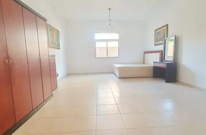 Villa - 3 Bedrooms - 5 Bathrooms for rent in Muharraq - Muharraq Governorate