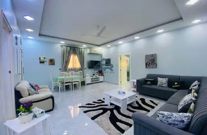 Apartment - 2 Bedrooms - 2 Bathrooms for rent in Mahooz - Manama - Capital Governorate