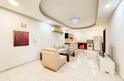 Apartment - 2 Bedrooms - 2 Bathrooms for rent in Seef - Capital Governorate