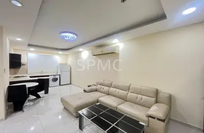 Apartment - 2 Bedrooms - 2 Bathrooms for rent in Seef - Capital Governorate