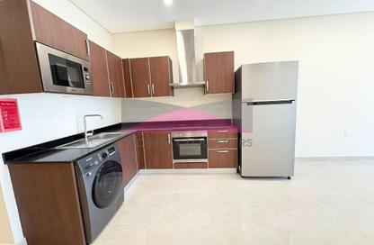 Apartment - 2 Bedrooms - 2 Bathrooms for rent in Al Burhama - Manama - Capital Governorate