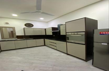 Apartment - 3 Bedrooms - 2 Bathrooms for rent in Saraya 2 - Bu Quwah - Northern Governorate Apartment - 3 Bedrooms - 2 Bathrooms for rent in Saraya 2 - Bu Quwah - Northern Governorate