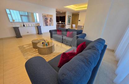 Apartment - 4 Bedrooms - 5 Bathrooms for rent in Reef Island - Capital Governorate Apartment - 4 Bedrooms - 5 Bathrooms for rent in Reef Island - Capital Governorate
