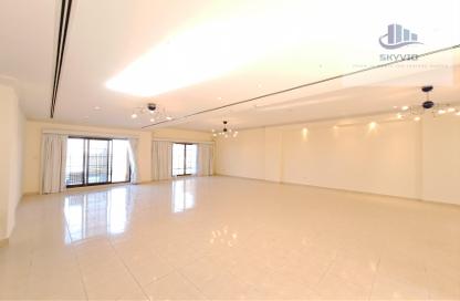 Villa - 6 Bedrooms - 6 Bathrooms for rent in Tubli - Central Governorate