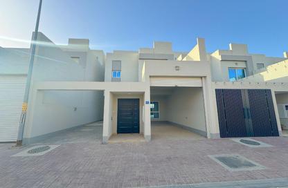 Villa - 4 Bedrooms - 6 Bathrooms for sale in Jannusan - Northern Governorate