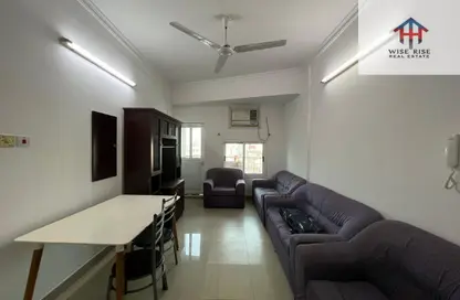 Apartment - 2 Bedrooms - 2 Bathrooms for rent in Ras Rumman - Manama - Capital Governorate