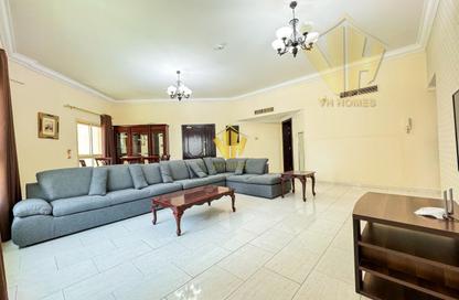 Apartment - 2 Bedrooms - 2 Bathrooms for rent in Al Juffair - Capital Governorate