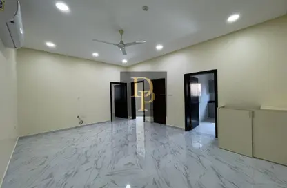 Apartment - 2 Bedrooms - 2 Bathrooms for rent in Salmaniya - Manama - Capital Governorate
