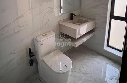 Villa - 5 Bedrooms - 6 Bathrooms for sale in Busaiteen - Muharraq Governorate