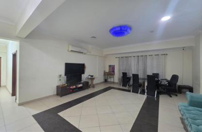 Apartment - 2 Bedrooms - 3 Bathrooms for sale in Busaiteen - Muharraq Governorate