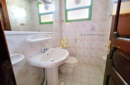 Compound - 3 Bedrooms - 3 Bathrooms for rent in Janabiya - Northern Governorate