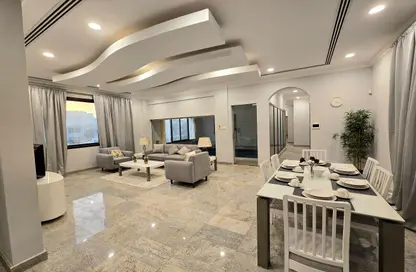 Apartment - 3 Bedrooms - 4 Bathrooms for rent in Busaiteen - Muharraq Governorate