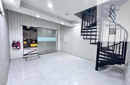 Shop - Studio - 1 for rent in Manama Souq - Manama - Capital Governorate