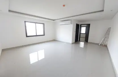 Apartment - 2 Bedrooms - 2 Bathrooms for rent in Hidd - Muharraq Governorate