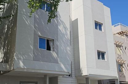 عمارة بالكامل - 8 غرف نوم - 8 حمامات للبيع في البديع - المحافظة الشمالية