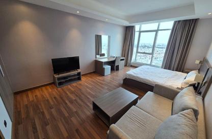 Apartment - Studio - 1 Bathroom for rent in Sanabis - Manama - Capital Governorate