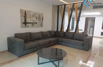 Apartment - 2 Bedrooms - 3 Bathrooms for rent in Busaiteen - Muharraq Governorate