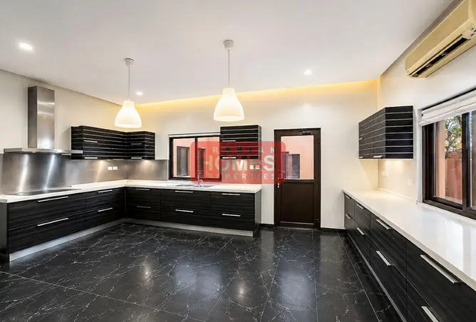 56239956 - Property Image 3