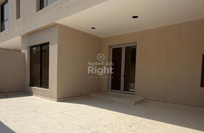 Villa - 4 - 6 for sale in Busaiteen - Muharraq Governorate