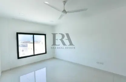 Office Space - 2 Bedrooms - 2 Bathrooms for rent in Tubli - Central Governorate