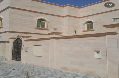 Villa - 5 Bedrooms - 6 Bathrooms for rent in Hamad Town - Northern Governorate