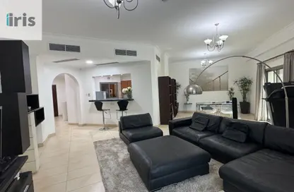 Apartment - 2 Bedrooms - 3 Bathrooms for rent in Al Juffair - Capital Governorate