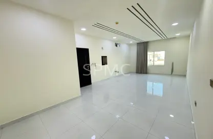 Apartment - 3 Bedrooms - 3 Bathrooms for rent in Tubli - Central Governorate