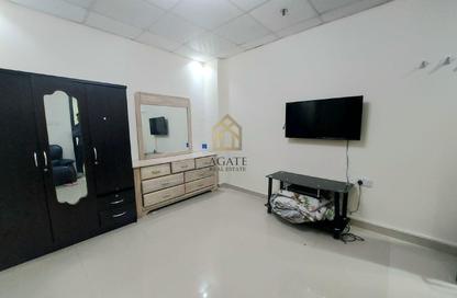 Apartment - 1 Bedroom - 1 Bathroom for rent in Exhibition Road - Hoora - Capital Governorate