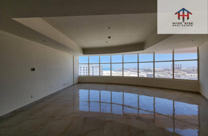 Apartment - 2 Bedrooms - 3 Bathrooms for rent in Hidd - Muharraq Governorate