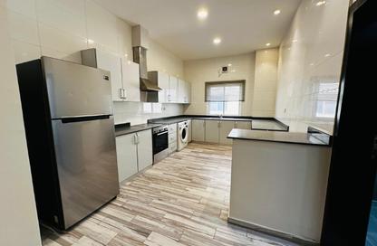 Apartment - 2 Bedrooms - 2 Bathrooms for rent in Al Juffair - Capital Governorate