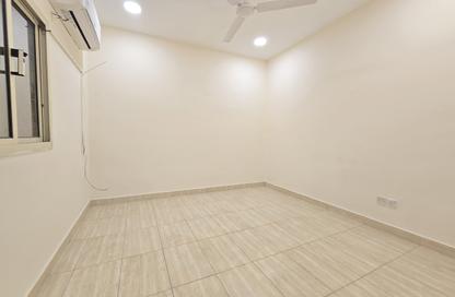 Apartment - 1 Bedroom - 1 Bathroom for rent in Gudaibiya - Manama - Capital Governorate