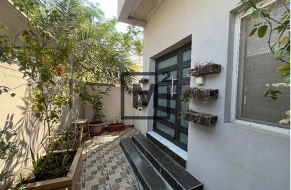 Villa - 7+ Bedrooms - 7+ Bathrooms for sale in Arad - Muharraq Governorate Villa - 7+ Bedrooms - 7+ Bathrooms for sale in Arad - Muharraq Governorate