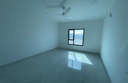 Office Space - 2 Bedrooms - 2 Bathrooms for rent in Sanabis - Manama - Capital Governorate