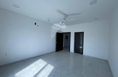 Office Space - 2 Bedrooms - 2 Bathrooms for rent in Sanabis - Manama - Capital Governorate