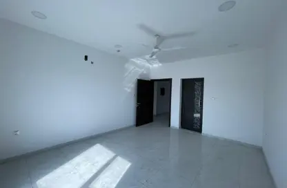 Office Space - 2 Bedrooms - 2 Bathrooms for rent in Sanabis - Manama - Capital Governorate Office Space - 2 Bedrooms - 2 Bathrooms for rent in Sanabis - Manama - Capital Governorate