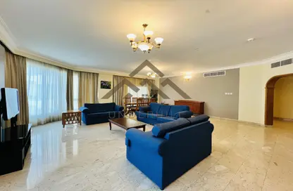 Apartment - 3 Bedrooms - 3 Bathrooms for rent in Al Juffair - Capital Governorate