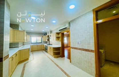 Apartment - 3 Bedrooms - 4 Bathrooms for rent in Um Al Hasam - Manama - Capital Governorate