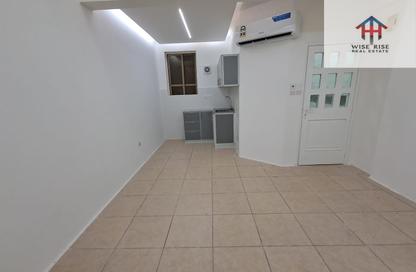 Apartment - Studio - 1 for rent in Hoora - Capital Governorate