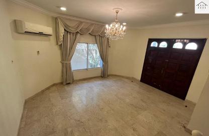 Villa - 4 Bedrooms - 5 Bathrooms for rent in Mahooz - Manama - Capital Governorate