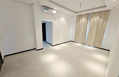 Apartment - 2 Bedrooms - 2 Bathrooms for rent in Galali - Muharraq Governorate