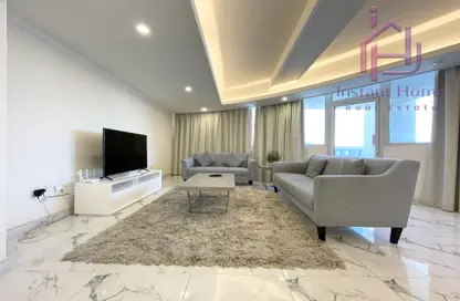 Apartment - 2 Bedrooms - 3 Bathrooms for rent in Al Juffair - Capital Governorate