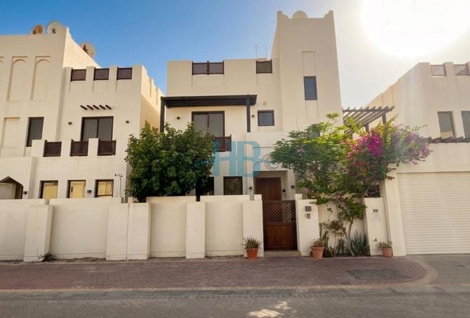53600427 - Property Main Image
