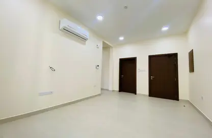 Apartment - 2 Bedrooms - 2 Bathrooms for rent in Um Al Hasam - Manama - Capital Governorate