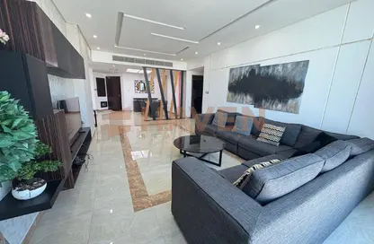 Apartment - 3 Bedrooms - 3 Bathrooms for rent in Busaiteen - Muharraq Governorate