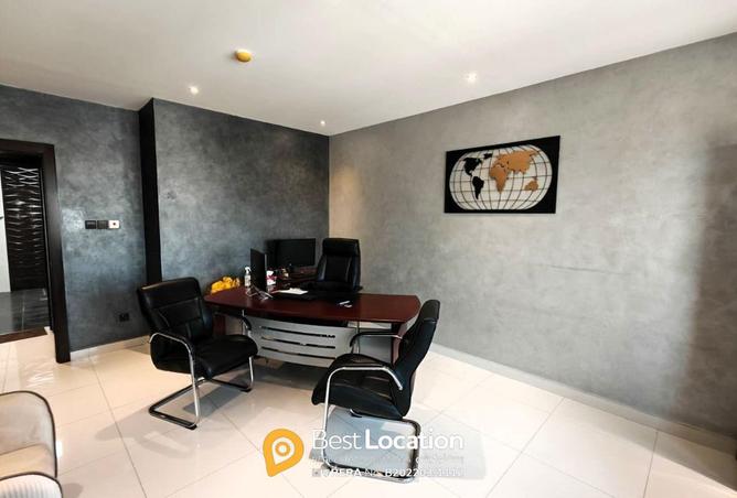 988820 - Property Image 2