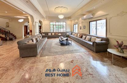 Villa - 5 Bedrooms - 6 Bathrooms for sale in Sanad - Central Governorate