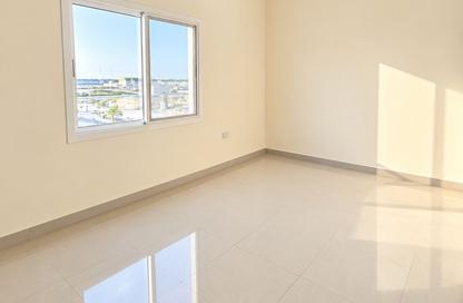 سكن عمال - استوديو - 5 للايجار في الرملي - المحافظة الشمالية