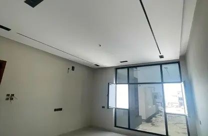 Villa - 5 Bedrooms - 6 Bathrooms for sale in Busaiteen - Muharraq Governorate