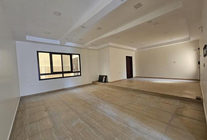 2Oj4V27C05w - Property Image 2