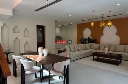Compound - 2 Bedrooms - 4 Bathrooms for sale in Janabiya - Northern Governorate